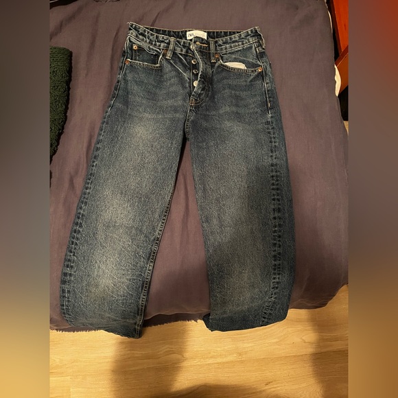 Zara Straight cut jeans - Picture 1 of 3